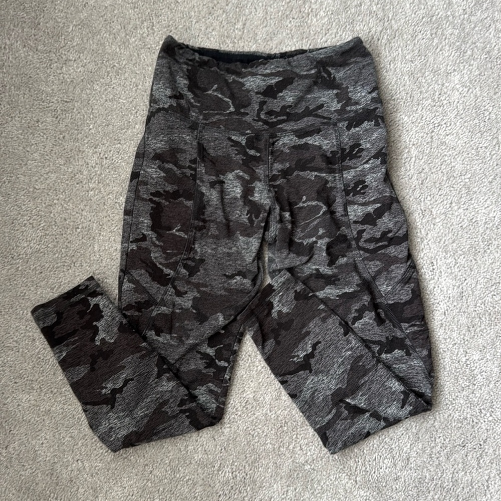 Strut This Black/gray camo leggings